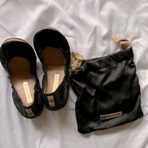 BCBG Ma-Kylie black satin flats size 7M